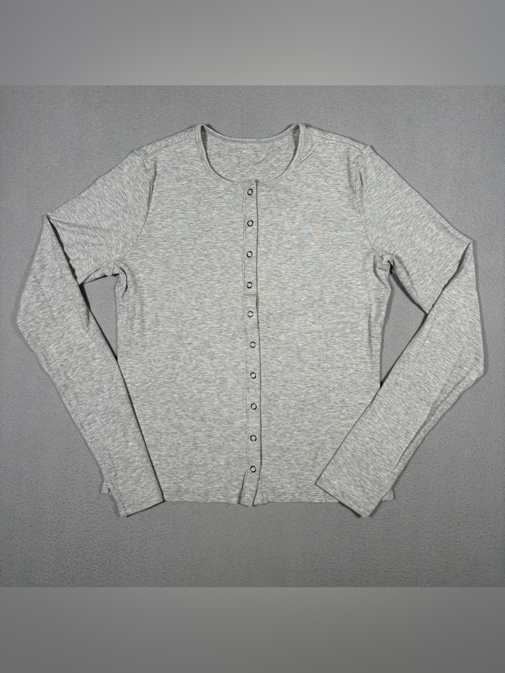 Vuori Pose Twin Cardigan Long Sleeve Womens Medium Gray Ribbed Snap VW1497